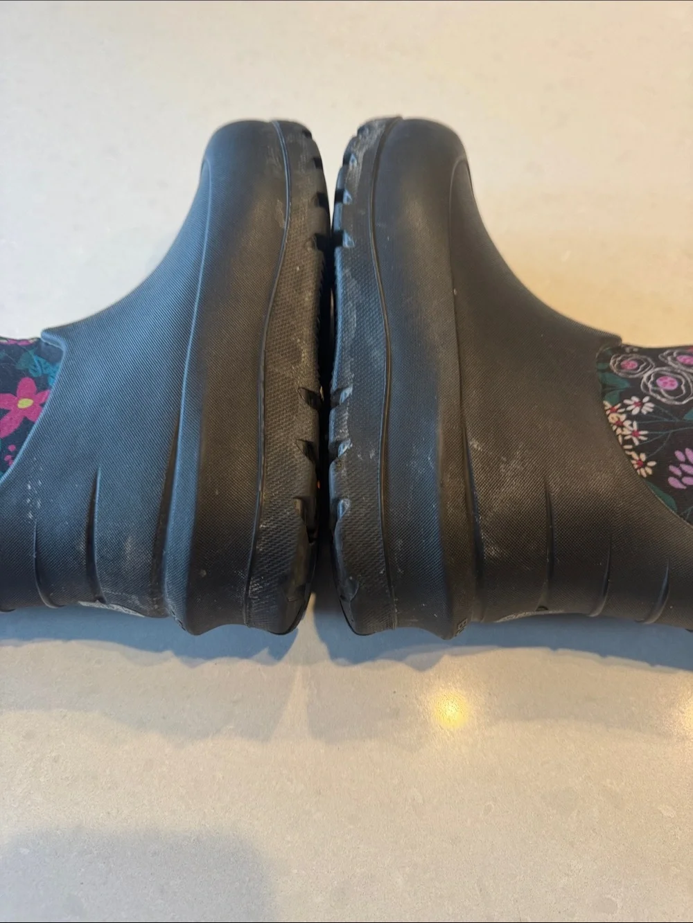 Bogs Black Floral Kids Waterproof Boots with Purple Trim